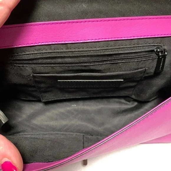 REBECCA MINKOFF Crossbody Purse,Great Condition. BEAUTIFUL COLOR. - Picture 6 of 7